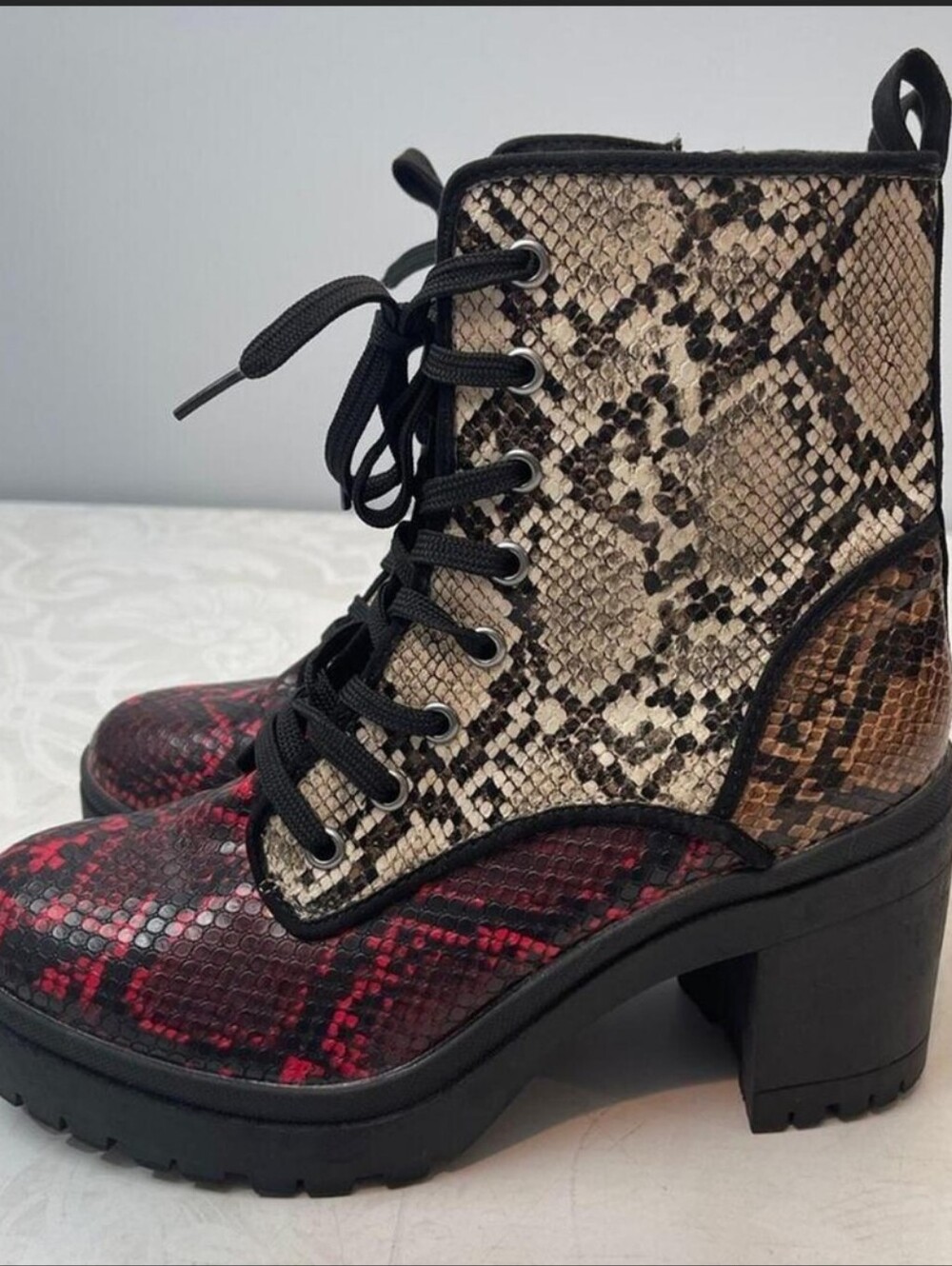 BAMBOO Red and Beige Snake-Print Lace-Up Chunky Heel Goth Punk Boots NWOT Sz 9 - Picture 3 of 11
